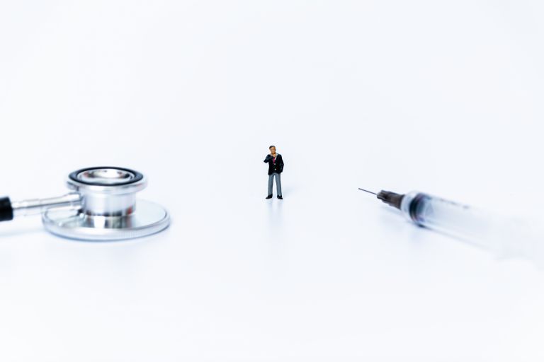 大手町で働く人々を支える現代的内科医療と快適アクセスの街